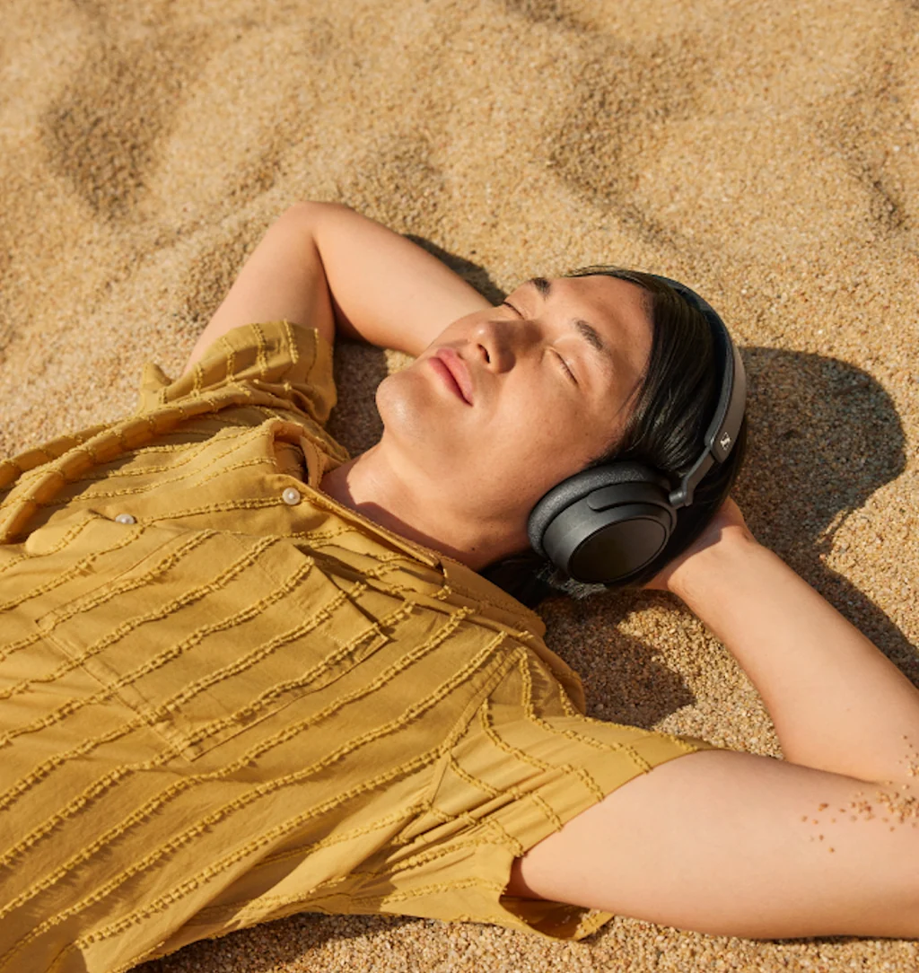 Sennheiser Accentum Plus Wireless Headphones - Image 3