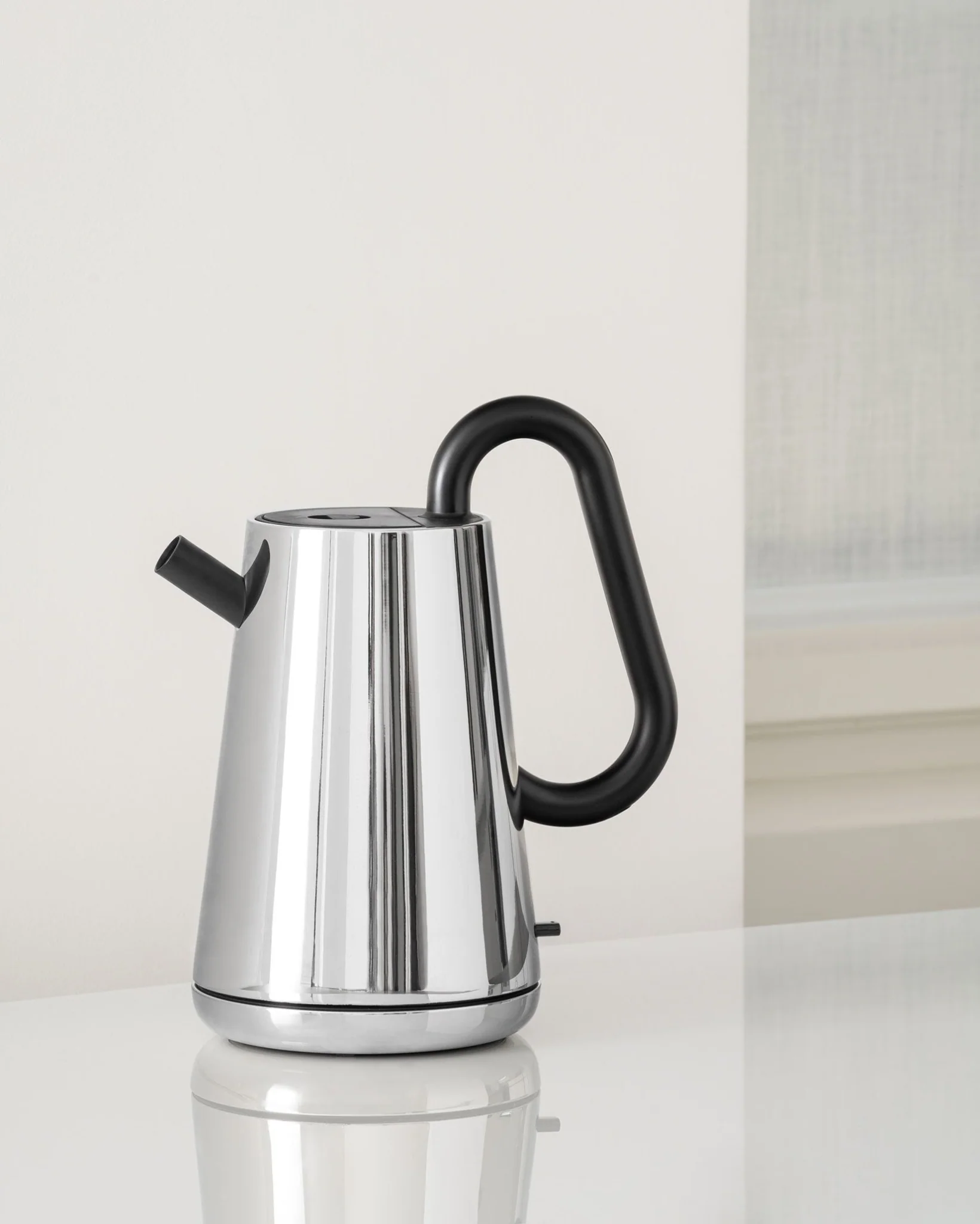 Alessi Toru Electric Kettle NE01 B - Black - Image 2