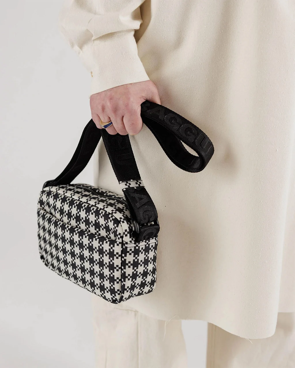 Baggu Camera Crossbody - Image 2