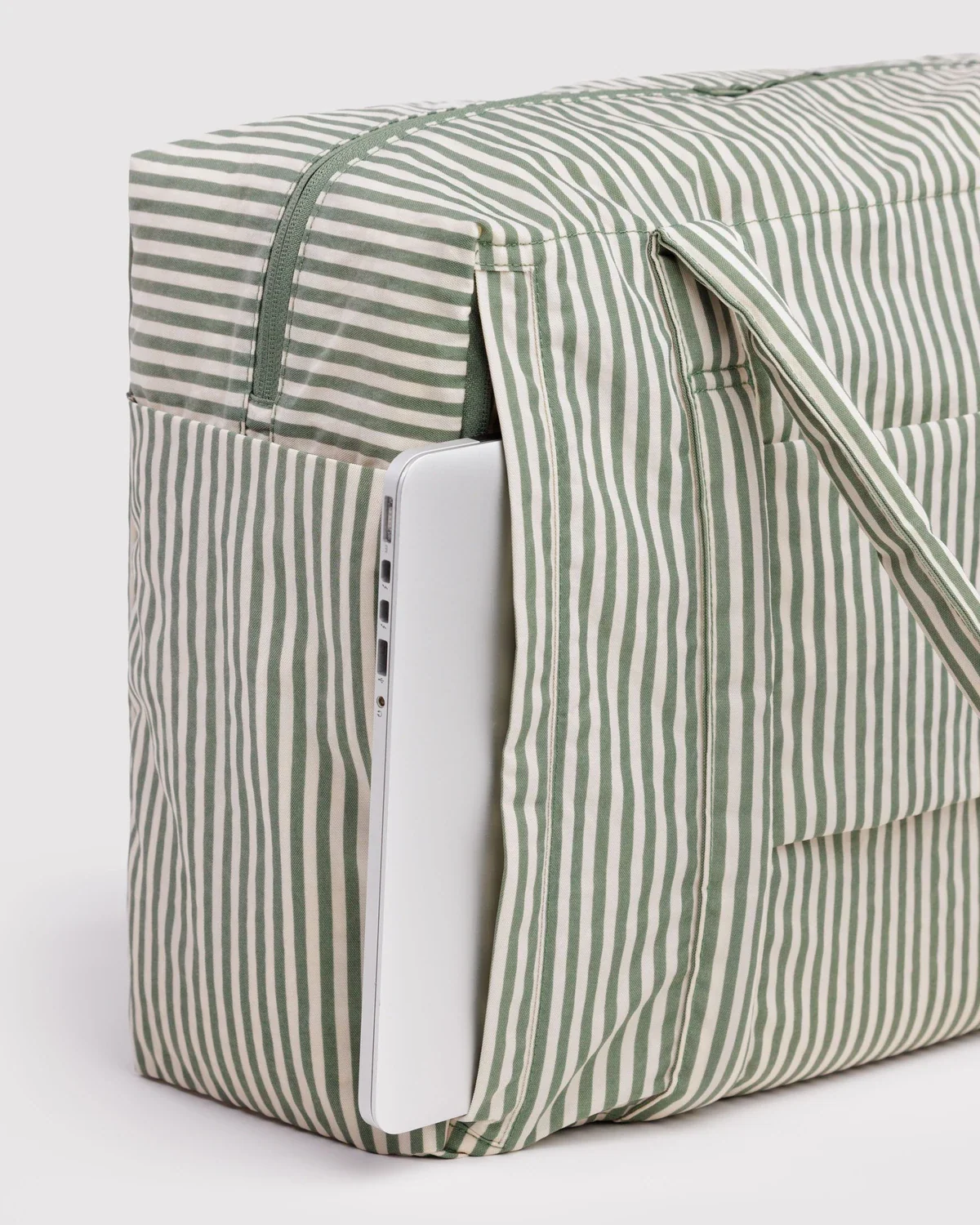 Baggu Cloud Carry-on - Image 59