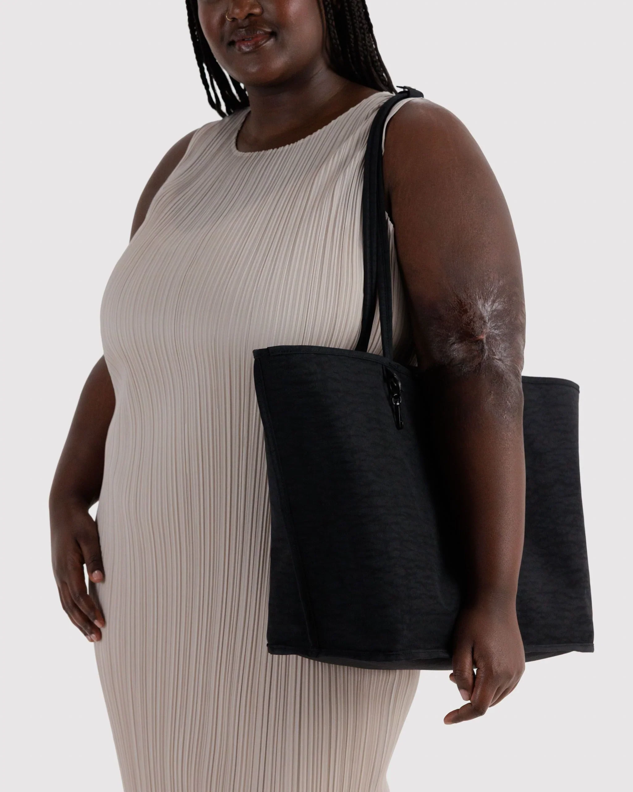 Baggu Large Nylon Reversible Tote - Image 12
