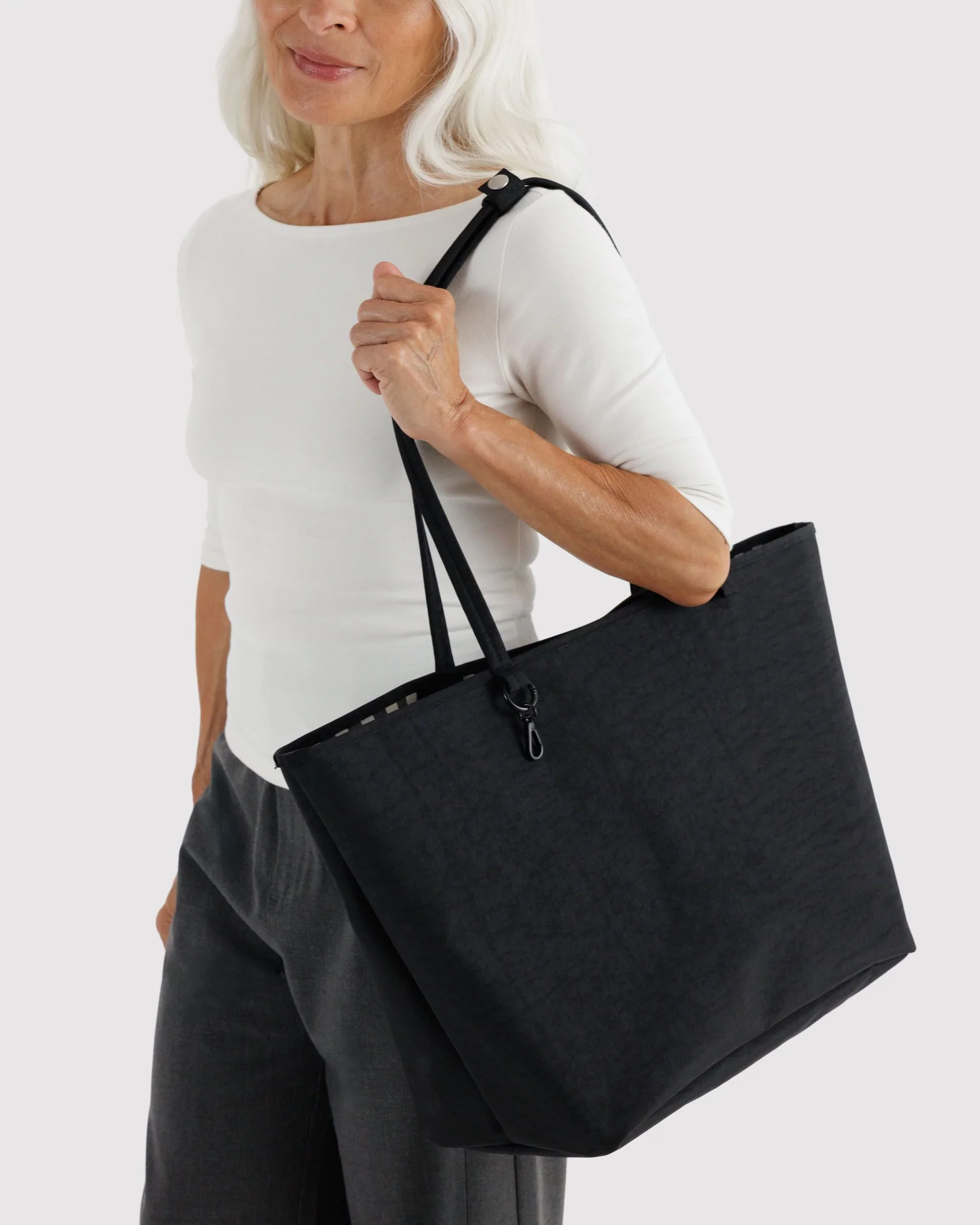 Baggu Large Nylon Reversible Tote - Image 3