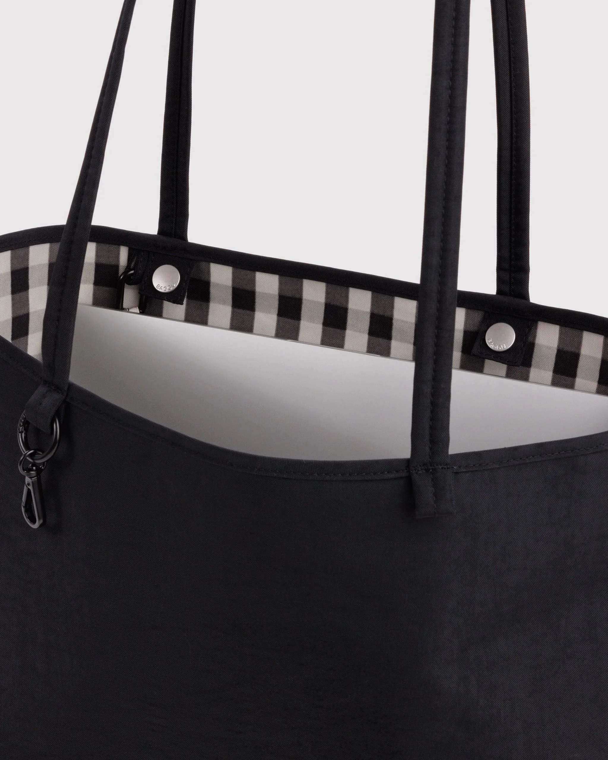 Baggu Medium Nylon Reversible Tote - Image 5