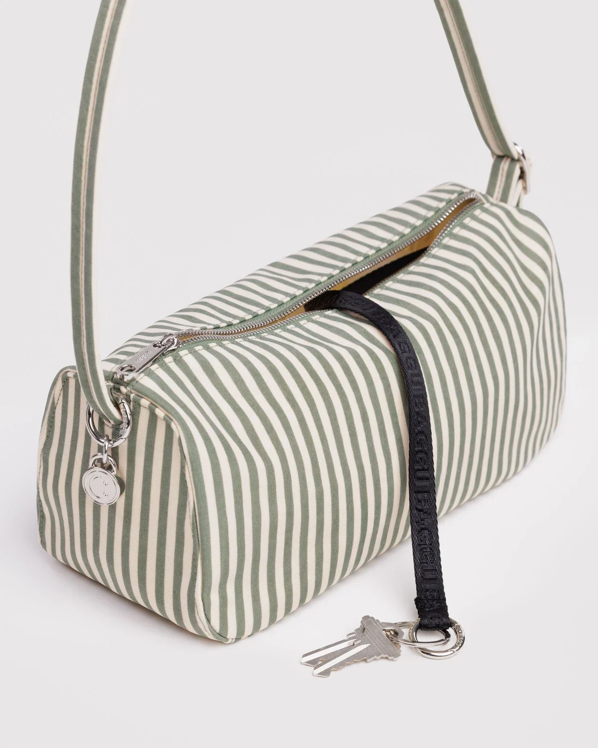 Baggu Nylon Loaf Bag - Image 24