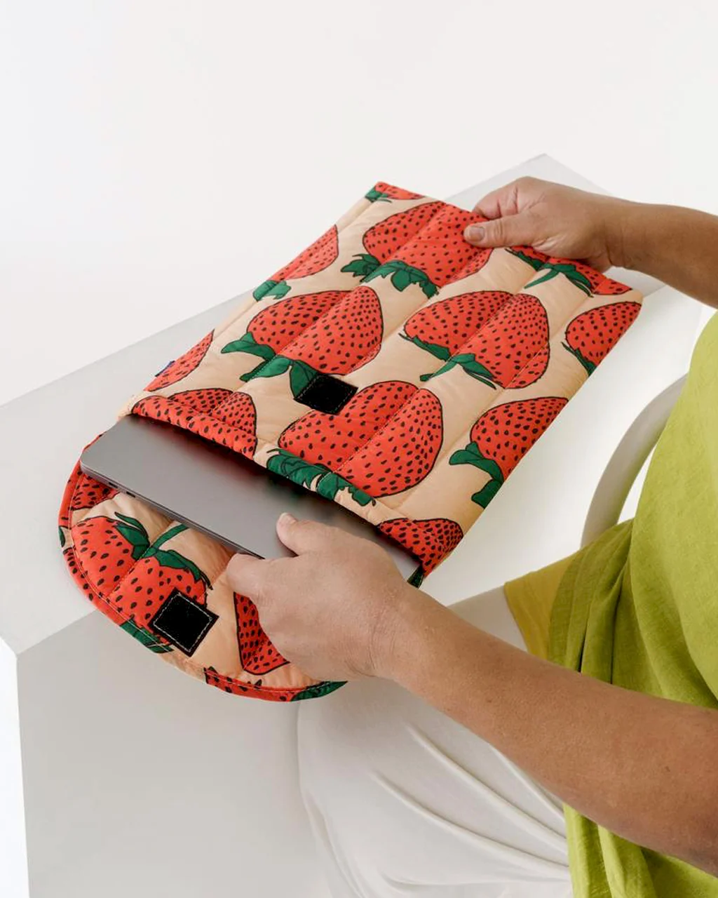 Baggu Puffy Laptop Sleeve 16in - Image 9