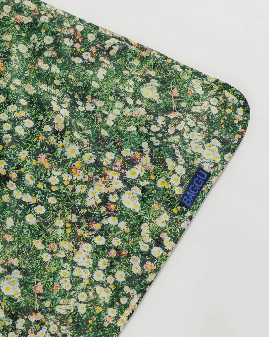 Baggu Puffy Picnic Blanket - Image 10