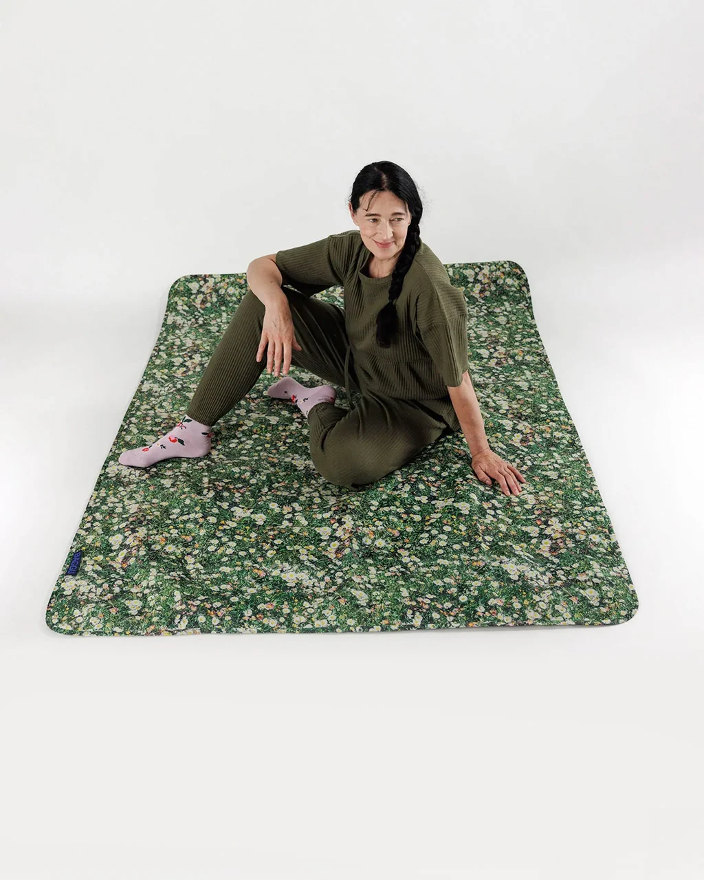Baggu Puffy Picnic Blanket - Image 9