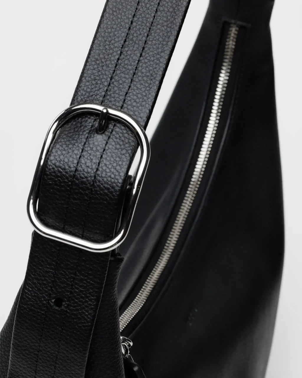 Baggu Recycled Leather Shoulder Bag - Image 4