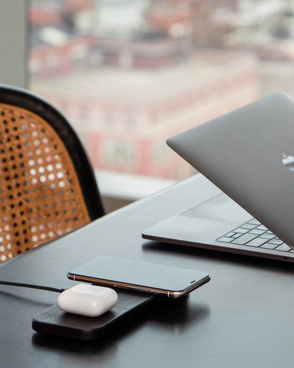 Courant Catch:2 Wireless Charger - Image 7