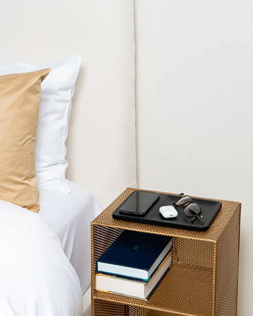 Courant Catch:3 Wireless Charger - Image 6