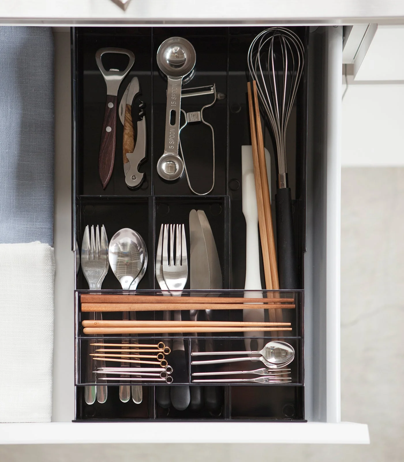 Yamazaki Home Expandable Cutlery Organizer - Image 7