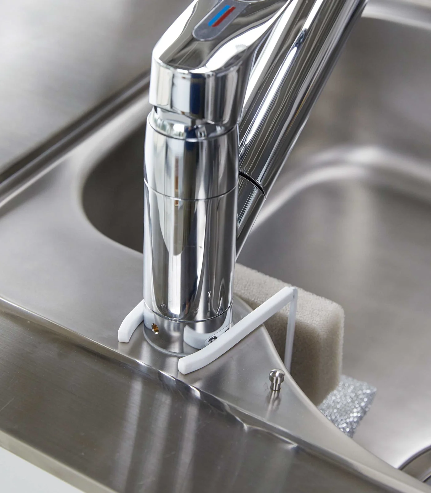Yamazaki Home Double Faucet-Hanging Sponge Holder - Image 3