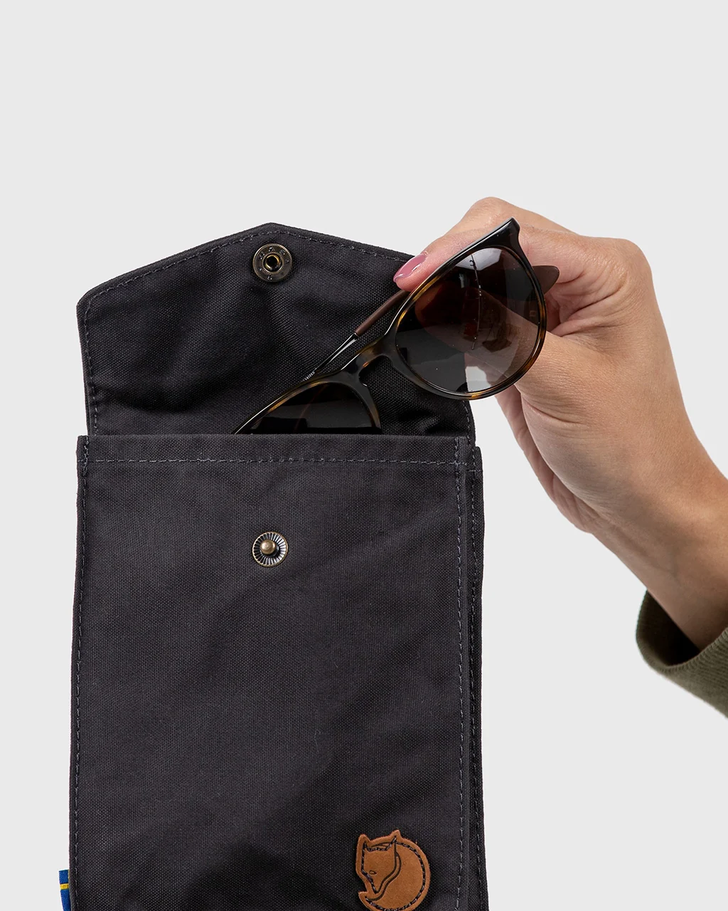 Fjallraven Pocket Shoulder Bag - Image 11