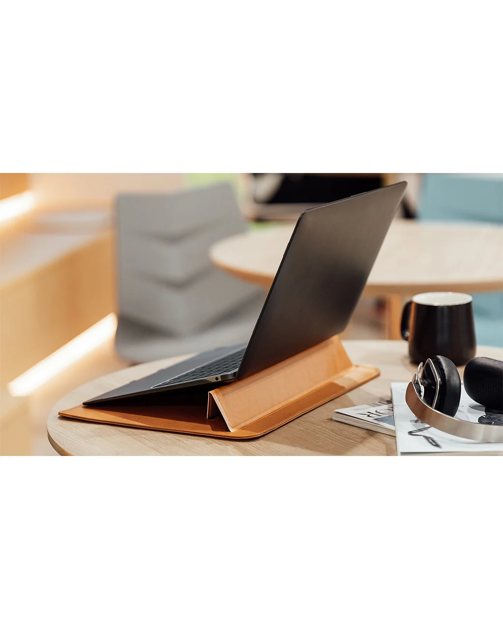 Moshi Muse 13" 3-in-1 Slim Laptop Sleeve and Stand - Image 4