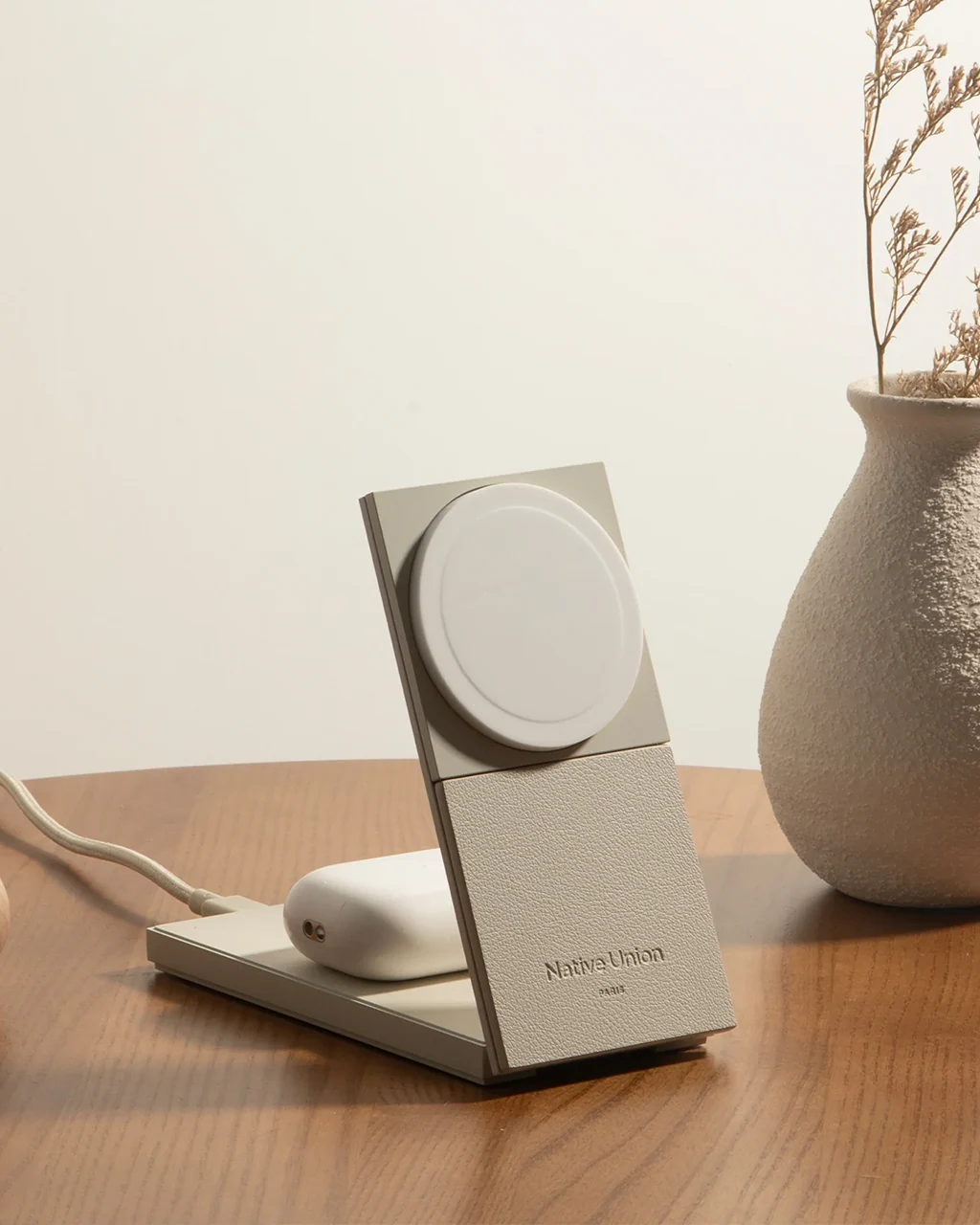Native Union Rise 2-in-1 Magnetic Wireless Charger - Image 5