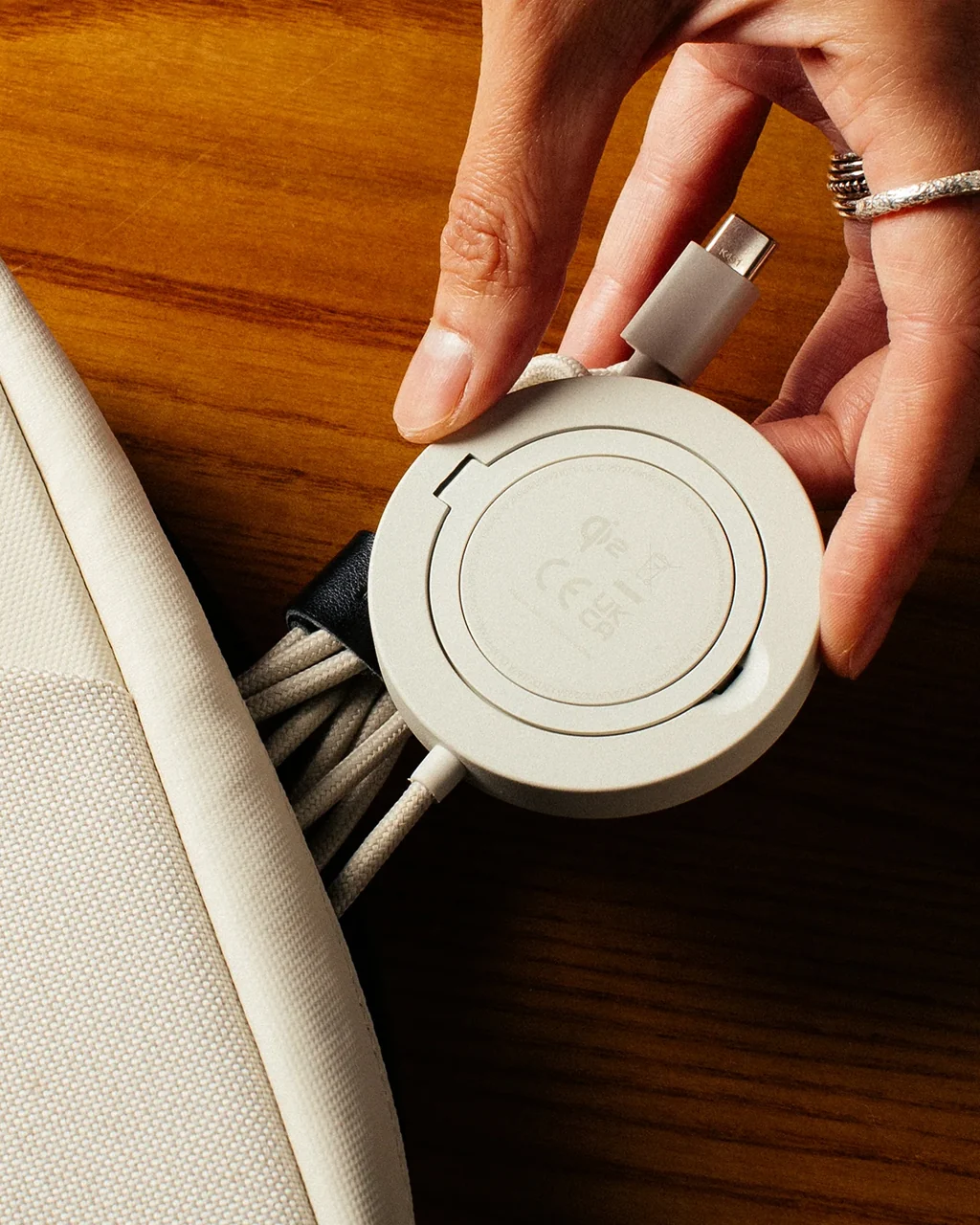 Native Union SnapStand Magnetic Wireless Charger - Image 11
