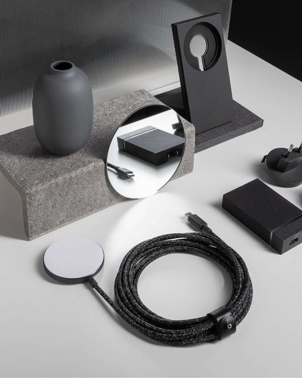 Native Union Snap Magnetic Wireless Charger - Cosmos - Image 6