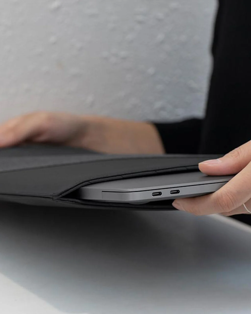Native Union Stow Slim MacBook Sleeve 13" - Image 3