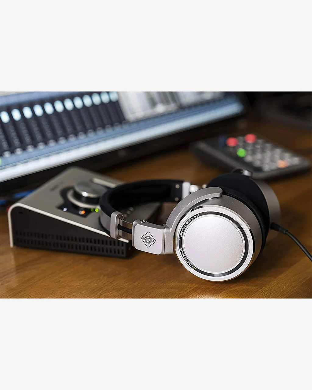 Neumann NDH 20 Premium Closed-Back Studio Headphones - Image 7