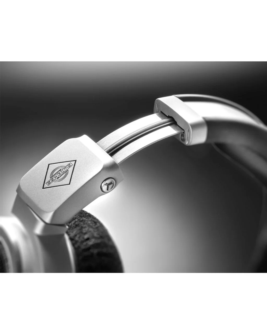 Neumann NHD 30 Premium Closed-Back Studio Headphones - Image 4