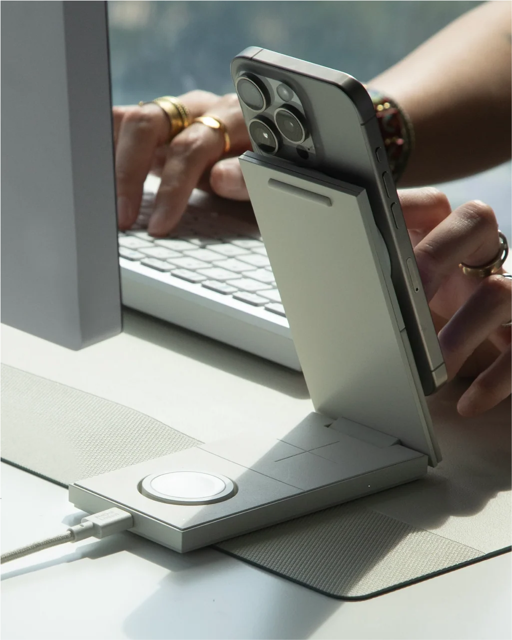 Native Union Rise 3-in-1 Magnetic Wireless Charger - Image 12