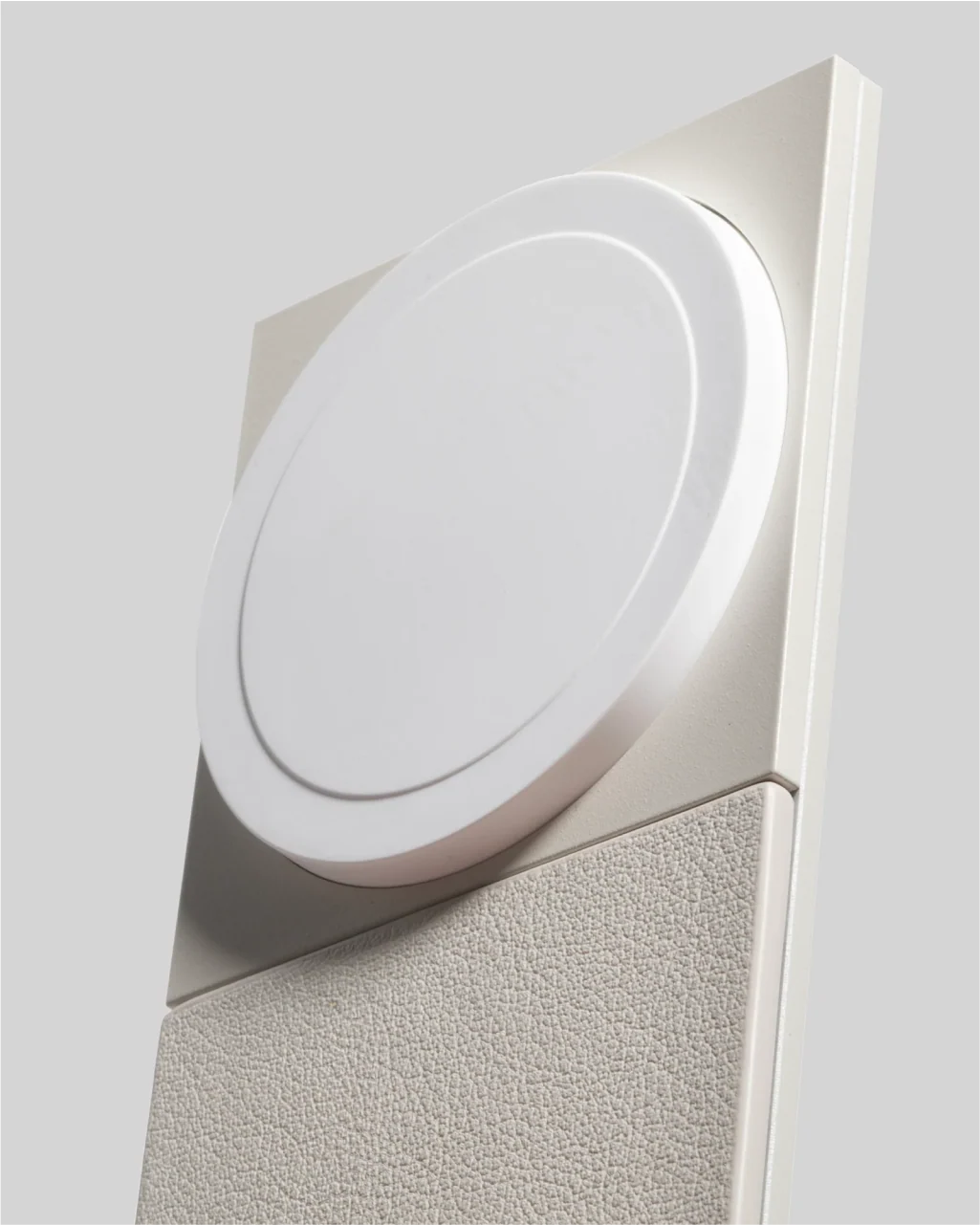 Native Union Rise 3-in-1 Magnetic Wireless Charger - Image 19