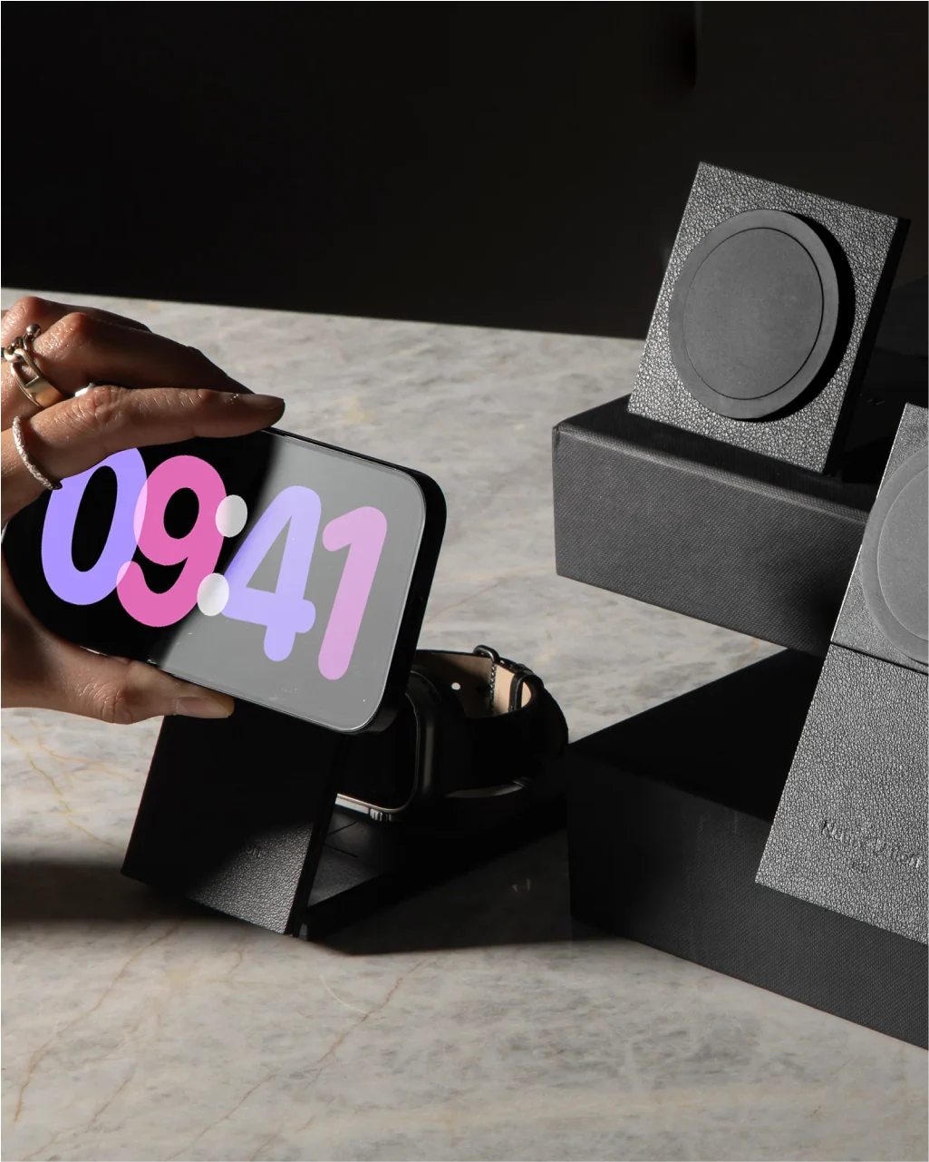 Native Union Rise 3-in-1 Magnetic Wireless Charger - Image 7