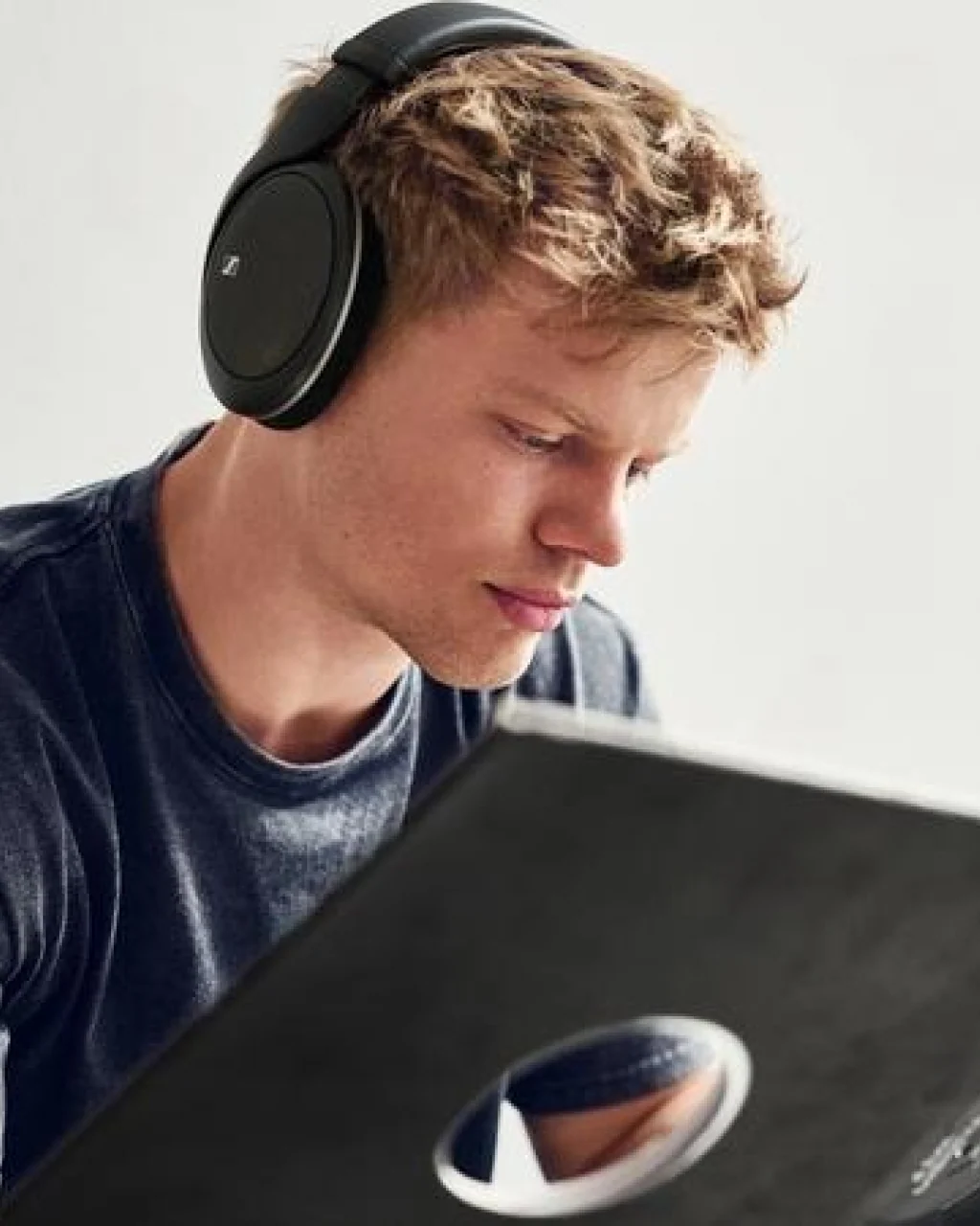 Sennheiser HD 550 Open-Back Audiophile Headphones - Image 2