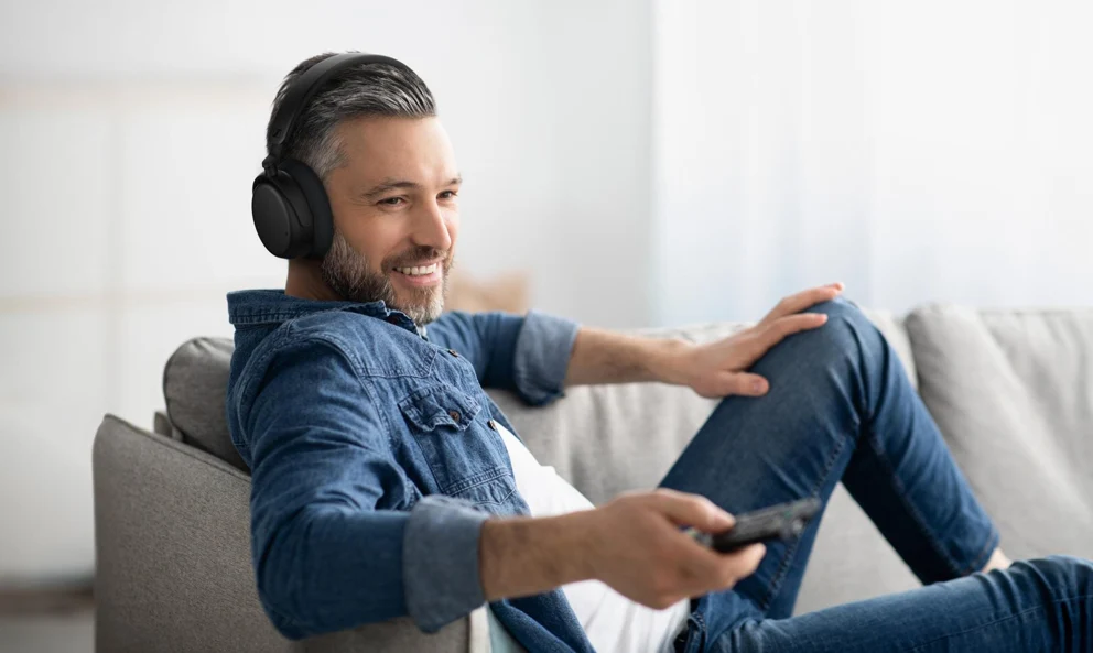 Sennheiser Wireless TV Headphone & Auracast Transmitter - Image 2