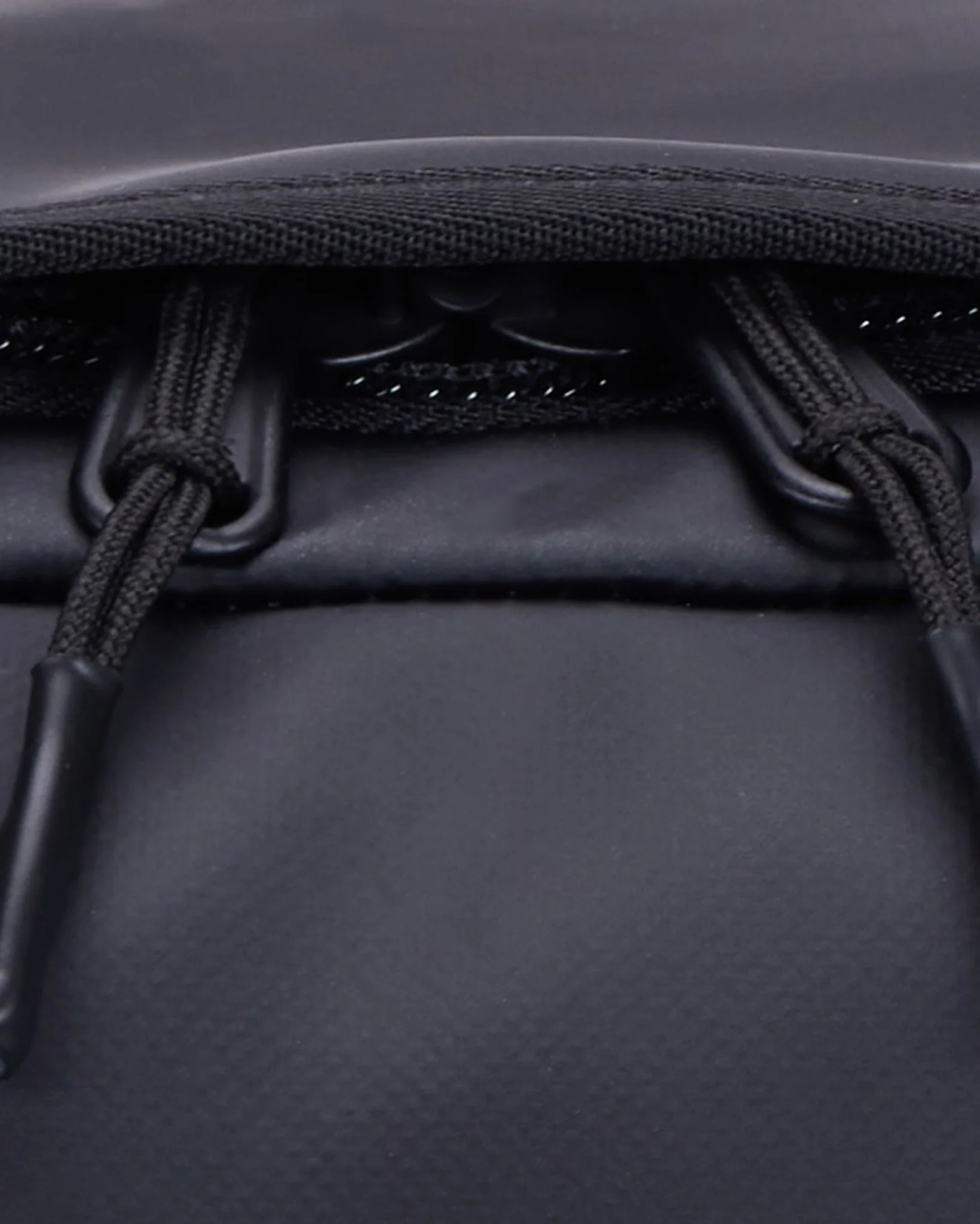 Thule Chasm 30L Duffel Bag - Image 11