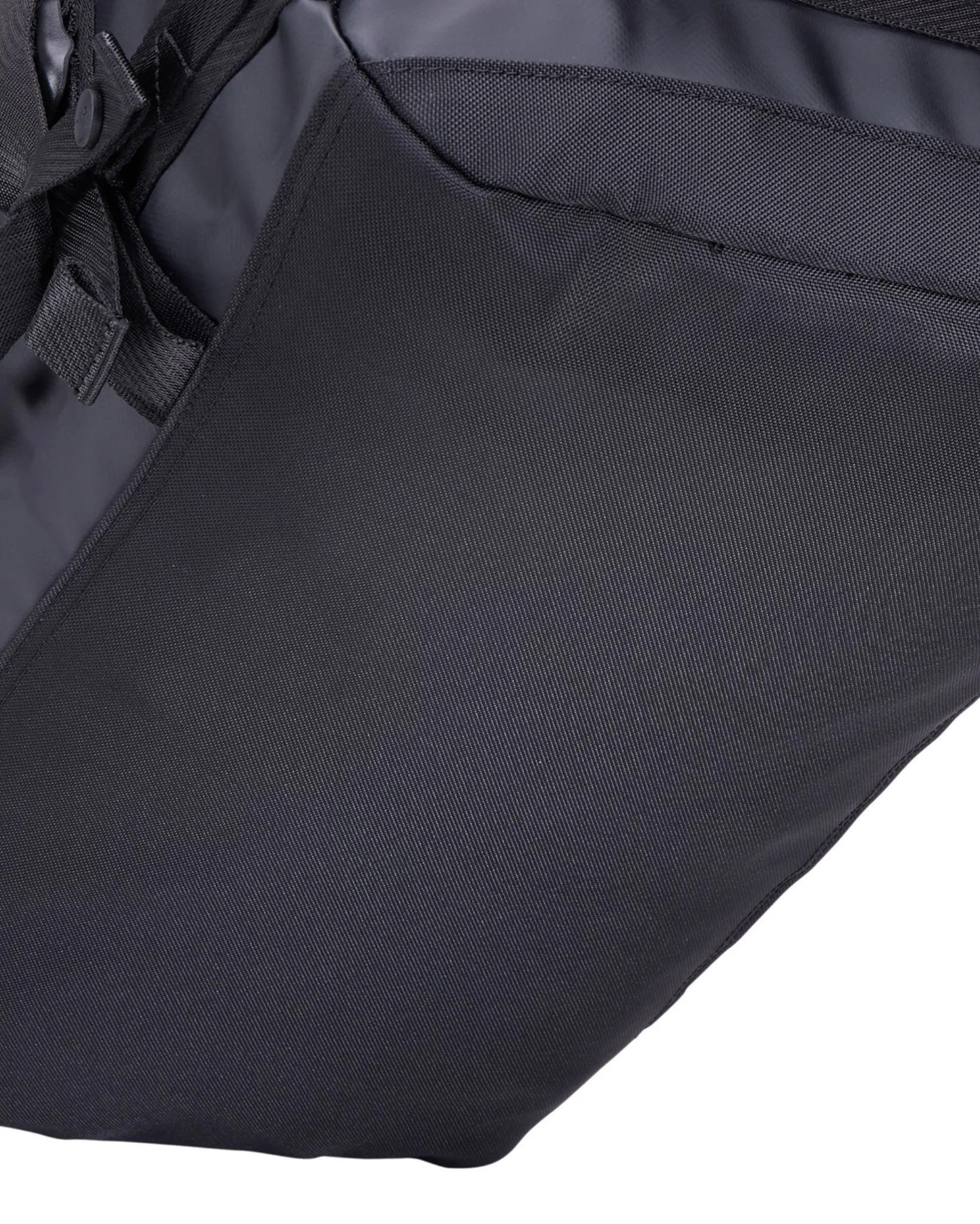 Thule Chasm 30L Duffel Bag - Image 12