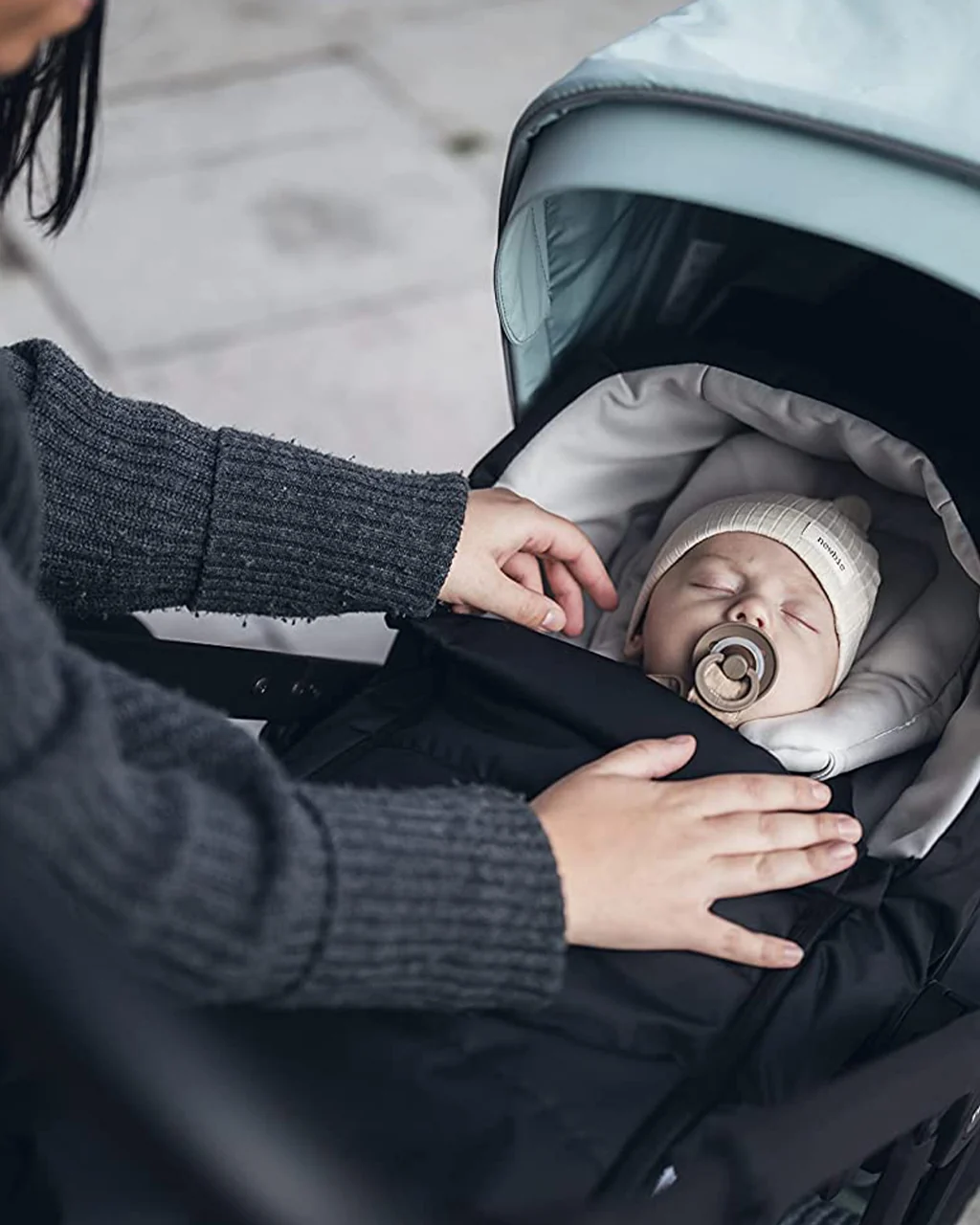 Thule Shine Bassinet - Image 4