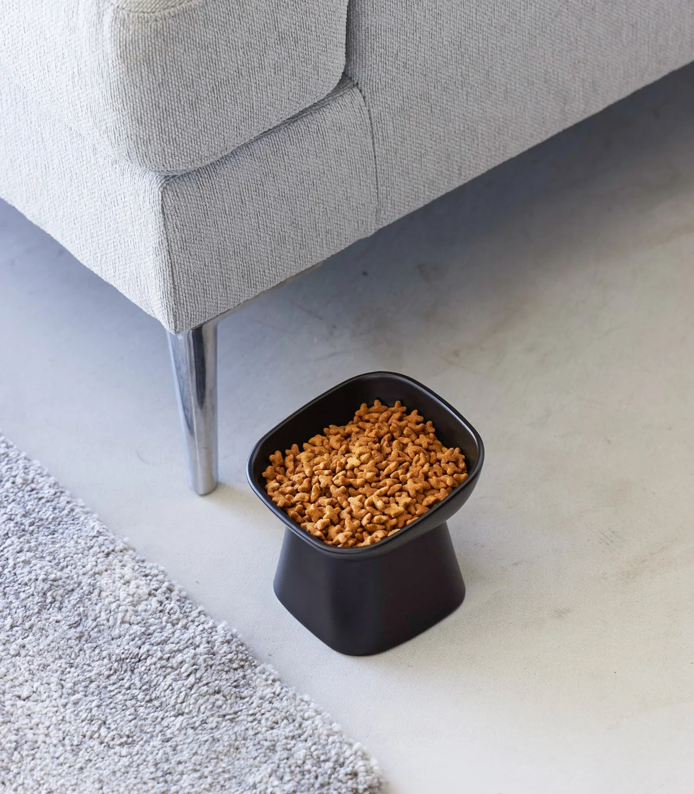 Yamazaki Home Tilted Pet Food Bowl - Image 11