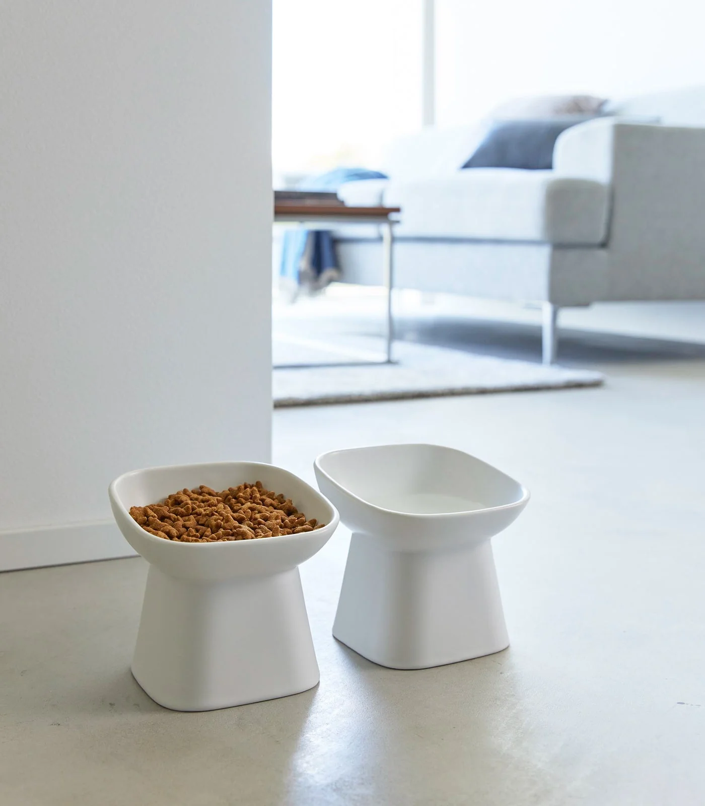 Yamazaki Home Tilted Pet Food Bowl - Image 5